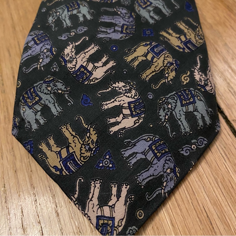 THAI SILK Men’s Necktie 100% Silk Handmade In Thailand Multicolor Elephant Print